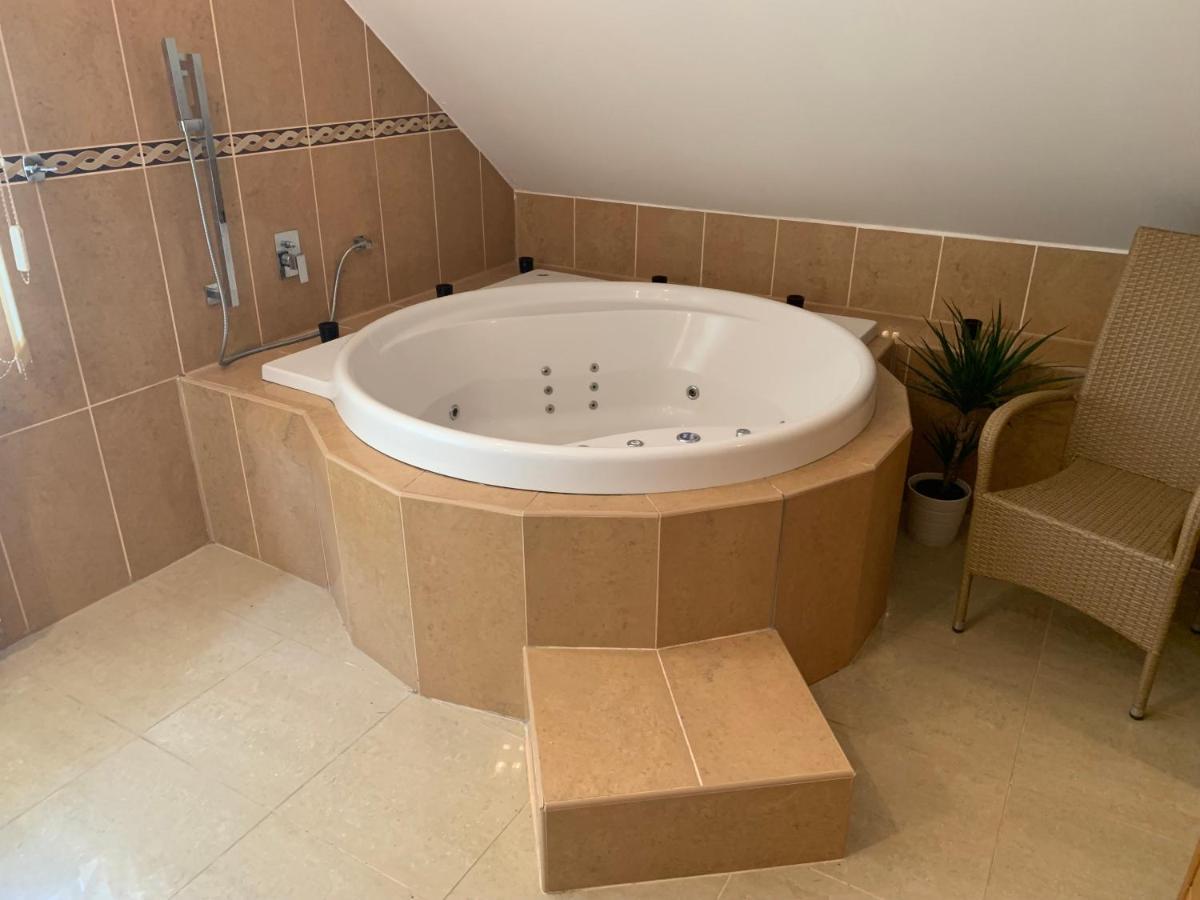 Apartmany City 2 Ostrava Ngoại thất bức ảnh
